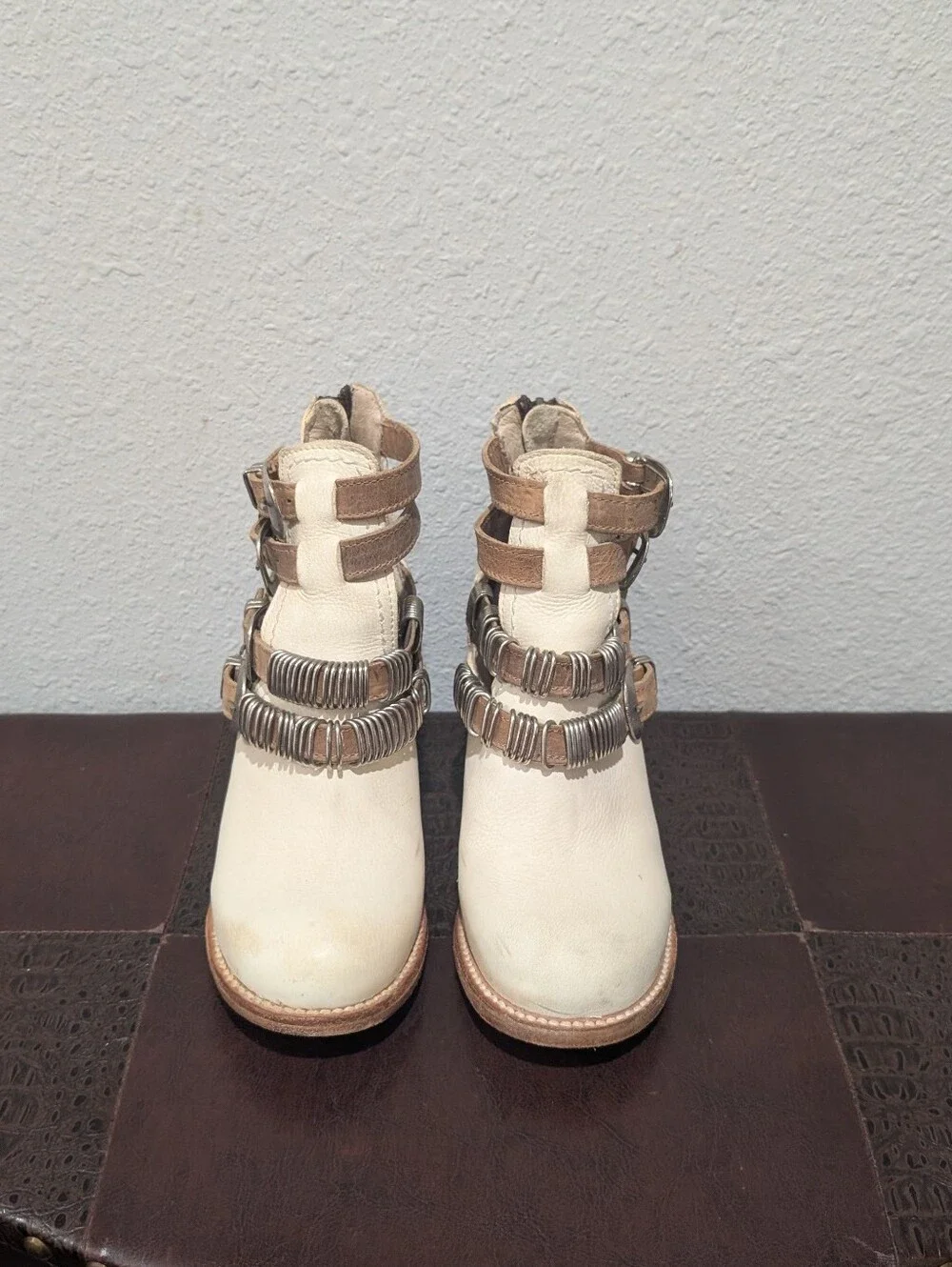FreeBird SAVANNAH Beige Ivory Ankle Boots size 7